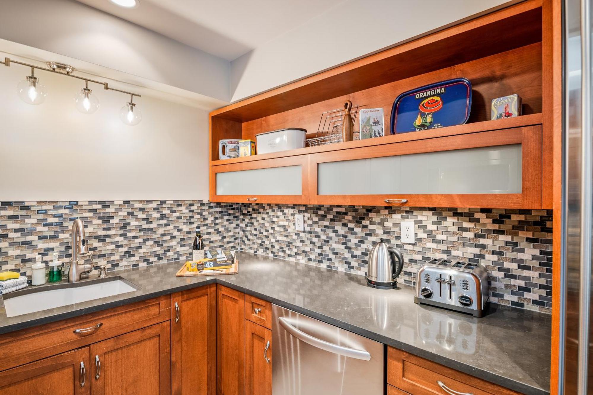 The Nest, Central, Luxury Unit, Free Parking * Whistler